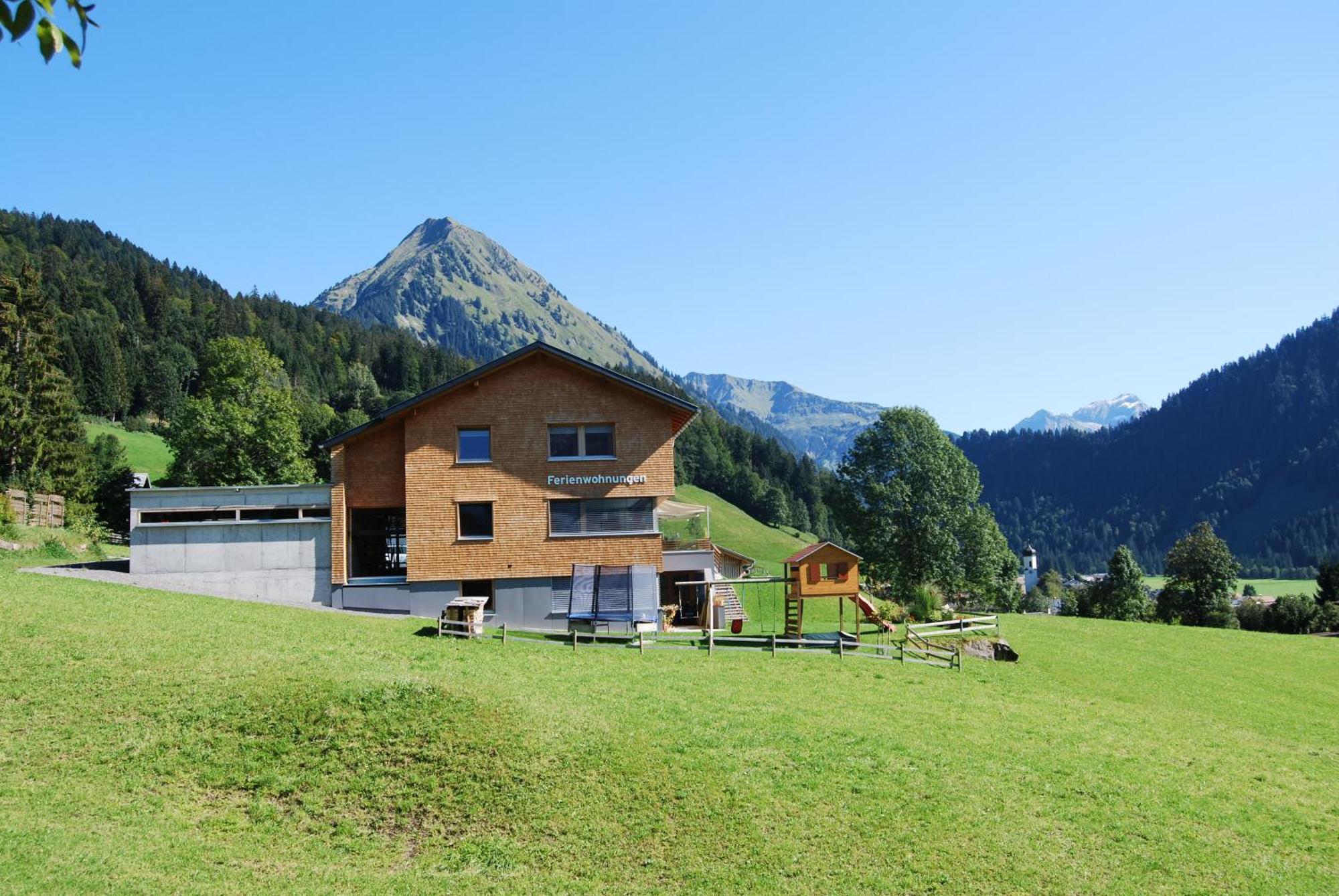 SunAlpin - Ferienwohnungen Schoppernau Exterior foto